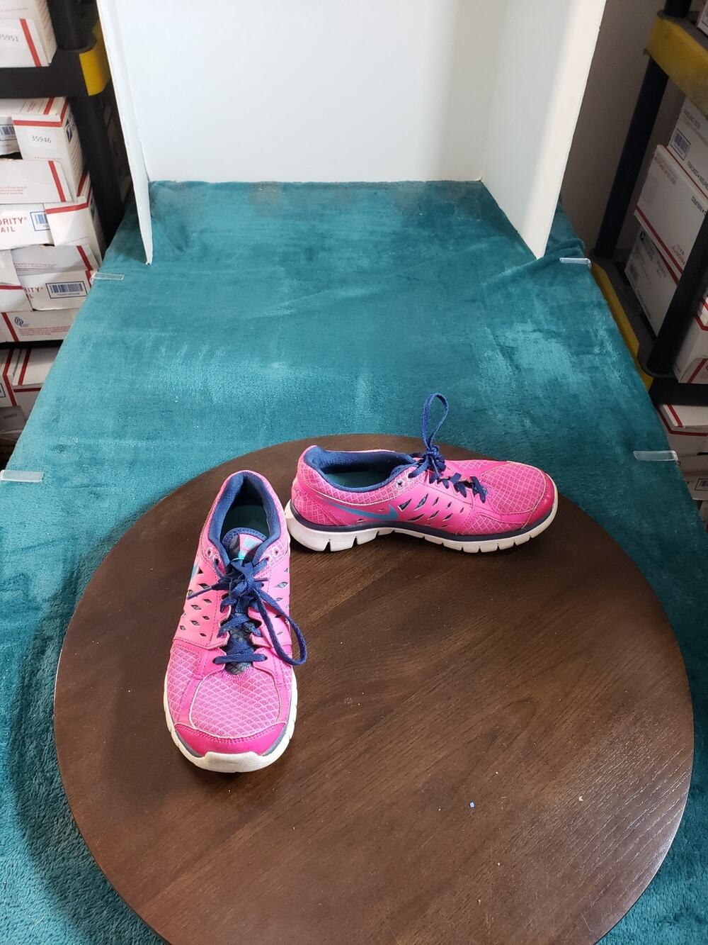 NIKE Fitsole Shoes Size 7.5 Womens Pink Blue Running Barefoot Ladies 580440-601